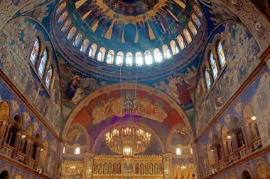 Sibiu, Romanya - 14 Ekim 2023: Kutsal Üçlü Katedralin İçi