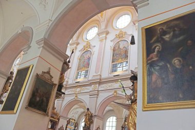 Münih, Almanya - 20 Aralık 2023: St. Peter Kilisesi