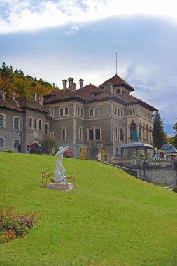 Busteni, Romanya - 13 Ekim 2023: Cantacuzino Şatosu