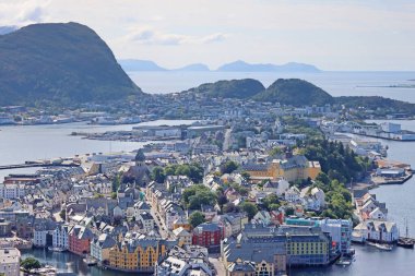 Yazın Alesund şehrinin güzel manzarası, Norveç