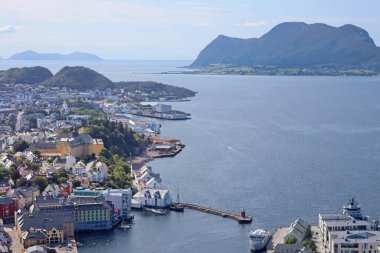 Yazın Alesund şehrinin güzel manzarası, Norveç