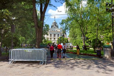 Kosice, Slovakya - 26 Mayıs 2025: Kosice Old Town 'daki Devlet Opera Tiyatrosu Hlavna veya Ana Meydan