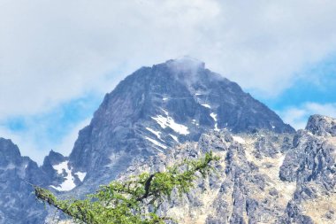 Yüksek Tatras, Slovakya ve Avrupa 'daki Hrebienok' tan Lomnicky Tepesi Manzarası
