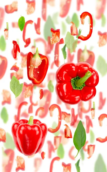 Абстрактний Фон Виготовлений Овочевих Шматочків Red Pepper Шматочків Листя Ізольованих — стокове фото