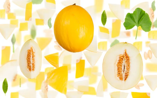 Abstraktní Pozadí Kousky Ovoce Plátky Listy Melounu Cukrového Izolované Bílém — Stock fotografie