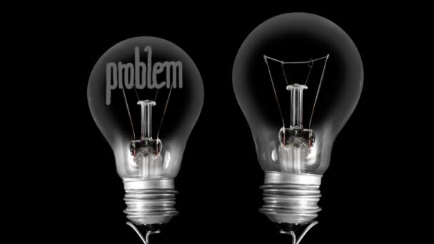 Žárovky Přecházející Tmy Světlu Textem Problem Solution Fiber Černém Pozadí — Stock video