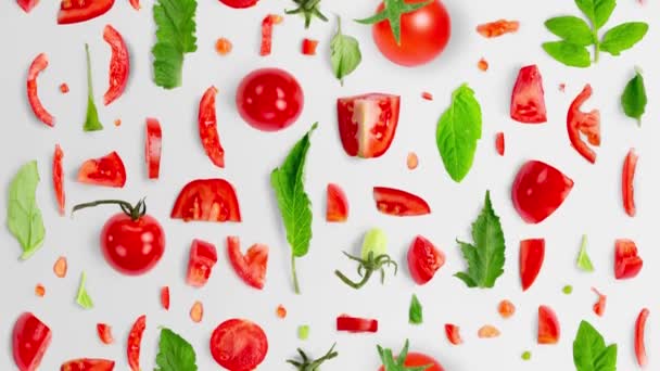 Tomat Grønnsaksstykker Skiver Blader Blir Beveget Oppover Isolert Hvitt Topp – stockvideo