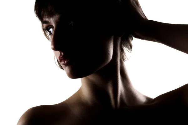 Silhouette Studio Portrait Une Belle Fille Brune Aux Cheveux Courts — Photo