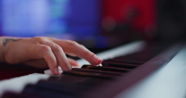 Abstract Female Hand Playing Keyboard Instrument Music Producer Making Audio — Vídeo de stock