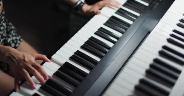 Girl Playing Keyboard Instrument Music Producer Making Audio Tracks Studio — Vídeos de Stock