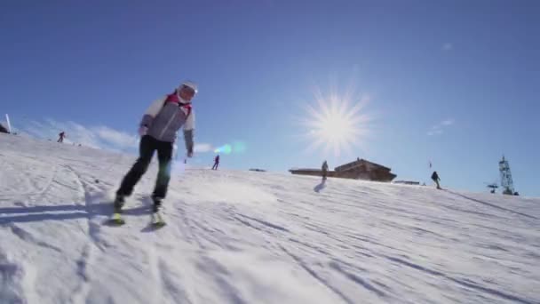 Girl Skier Skiing Slopes Swiss Alps — Vídeos de Stock