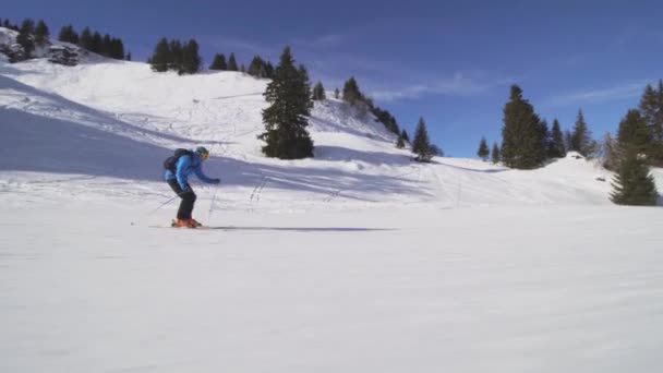 Professional Advanced Skier Skiing Slopes Swiss Alps — Stock Video