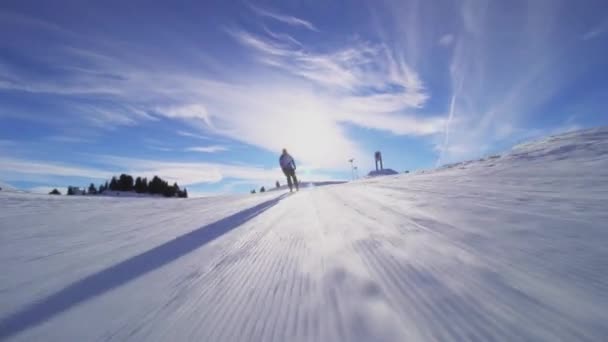 Professional Advanced Skier Skiing Slopes Swiss Alps — Vídeo de stock