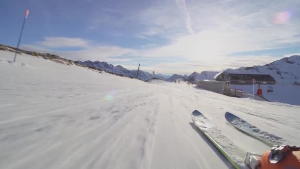 Skiing Swiss Alps Low Angle View Skis Boots — Vídeo de stock