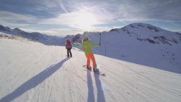 Dziewczyny Nartach Snowboardzie — Wideo stockowe