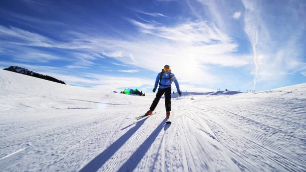 Skieur Professionnel Skiant Sur Les Pistes Des Alpes Suisses Vers — Photo