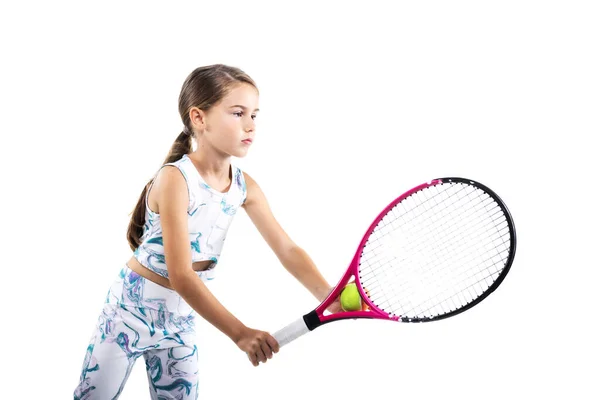 Fiatal Női Teniszező Kislány Pózol Ütő Labda Elszigetelt Fehér Háttér — Stock Fotó