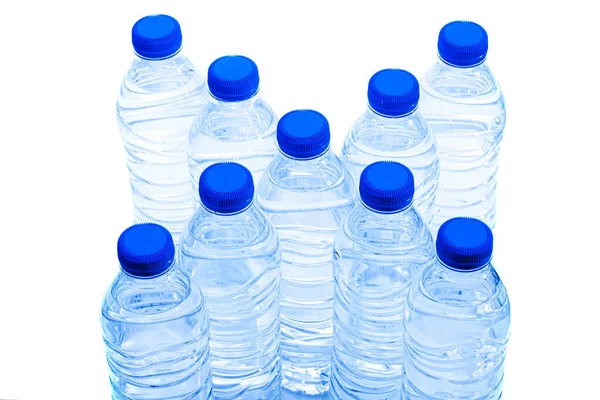 Pilha Garrafas Água Plástico Meio Litro Com Tampa Azul — Fotografia de Stock