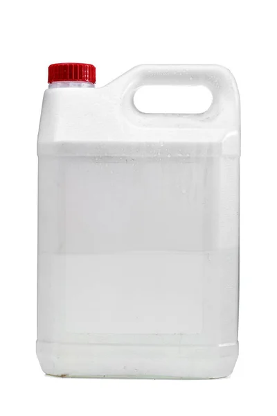 赤いキャップと水や他の液体のためのハンドルを持つ白いプラスチック容器 — ストック写真