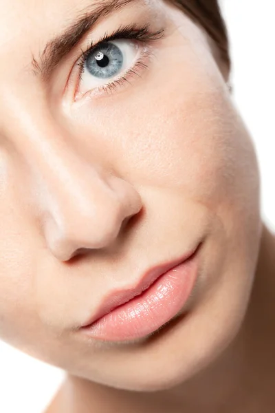Hermosa Chica Con Ojos Azules Cerca Retrato Belleza Expresión Facial — Foto de Stock