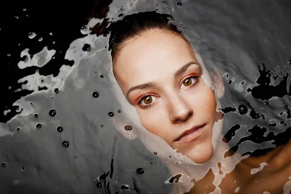 Underwater Beauty Portrait Beautiful Caucasian Girl Looking Camera — Stockfoto