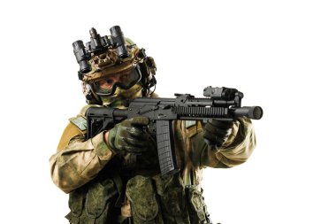 Tam teçhizatlı ve titizlikle nişan alınmış savaşa hazır bir asker..