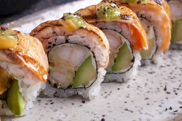 Köstliches Frisches Sushi Roher Fisch Köstliches Japanisches Essen lizenzfreie Stockbilder