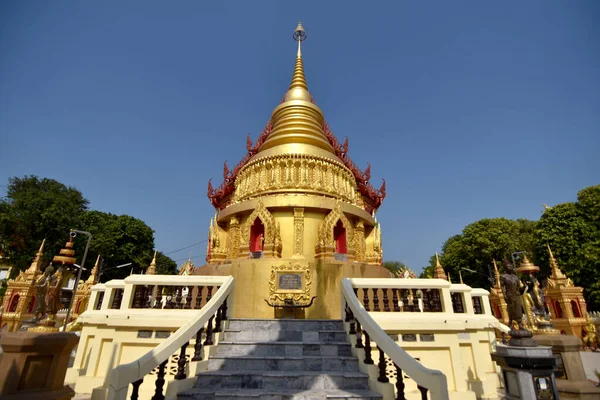 Arany Pagoda Hegyes Tető Templom Buddhista Építészet Thaiföldön Délkelet Ázsiai — Stock Fotó