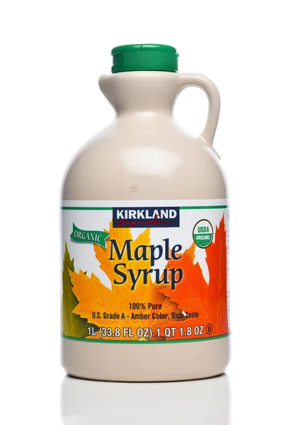 Irivne Kalifornien Nov 2022 Liters Flaska Kirkland Organic Maple Syrup — Stockfoto