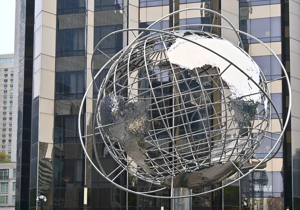 New York Okt 2022 Steel Globe Columbus Circle Installeras Utanför — Stockfoto