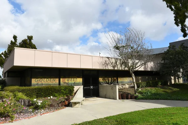 Huntington Beach California Jan 2023 Athletic Training Building Campus Golden — Stock Photo, Image