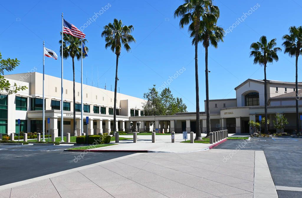 BUENA PARK, CALIFORNIA 24 MAR 2023 Centro Cívico Buena Park con el