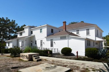 IRVINE, CALIFORNIA - 27 MAR 2023: 1906 yılında inşa edilen Irvine Çiftlik Tarihi Parkı 'ndaki Yemekhane çiftlik işçilerini beslemek için hizmet vermektedir ve ikinci katta 40 erkek için yatacak yer bulunmaktaydı..