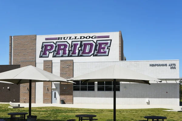 Irivne California Abr 2023 Bulldog Pride Edificio Artes Escénicas Campus — Foto de Stock