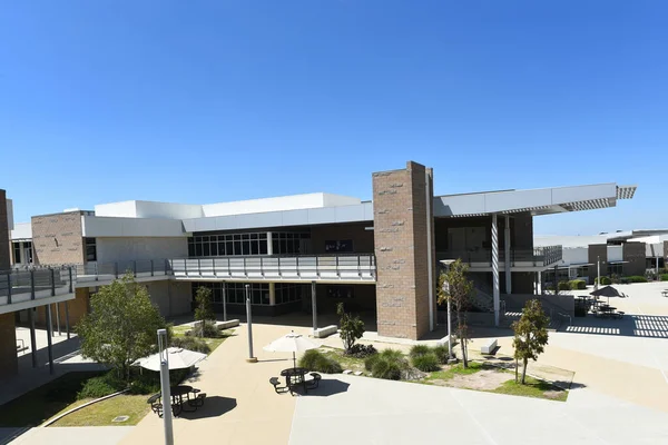 Irivne Kalifornia Kwiecień 2023 Budynek Klasy Kampusie Szkoły Średniej Portoli — Zdjęcie stockowe