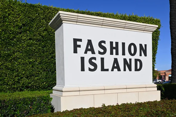 Newport Beach California Apr 2023 Fashion Island Πινακίδες Στο Πολυτελές — Φωτογραφία Αρχείου