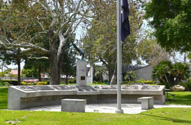 FOUNTAIN VALLEY, CALIFORNIA - 18 Nisan 2023: Veteranlar Parkı 'ndaki Gaziler Anıtı. 