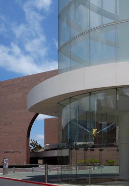 COSTA MESA, CALIFORNIA - 8 Mayıs 2021: Segerstrom Sanat Merkezi.