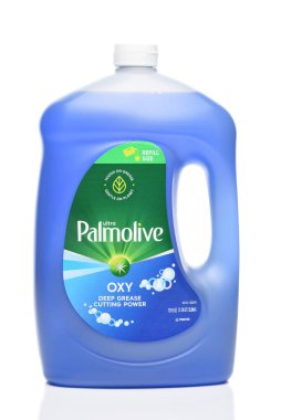 IRVINE, CALIFORNIA - 3 AUG 2023: Bir şişe Ultra Palmolive Bulaşık Sıvısı.