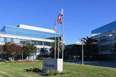 COSTA MESA, CALIFORNIA - 1 NOV 2023: 475 Anton Bulvarı 'ndaki Kuzey Amerika Deney Merkezi Binası.