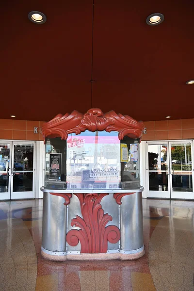 文化城 加利福尼亚州 2024年6月28日 华盛顿大道Kirk Douglas剧院的售票处 图库照片