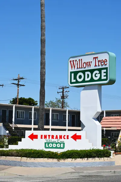 Fullerton Californie Avril 2024 Willow Tree Lodge Sur Harbor Boulevard — Photo
