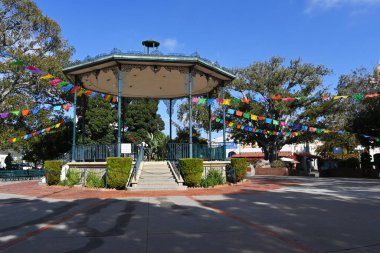 LOS ANGELES, CALIFORNIA - 18 NOV 2024: Plaza Olvera, Kaliforniya 'nın en eski meydanı..