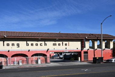 LONG BEACH, CALIFORNIA - 24 HAZİRAN 2025: 7. Cadde 'deki Long Beach Motel East Village Arts District.