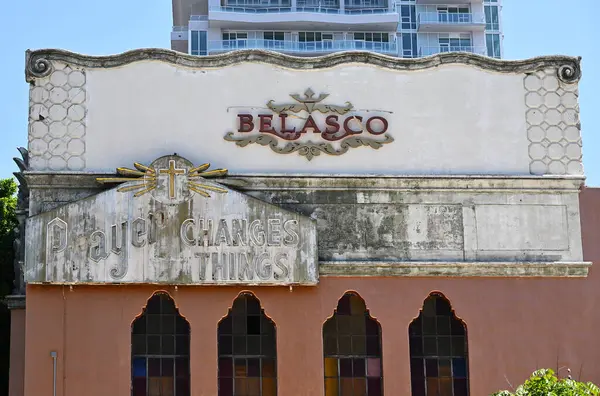 LOS ANGELES, CALIFORNIA - 19 Mayıs 2025: Belasco Immanuel Gospel Tapınağı binası, şimdi Belasco Tiyatrosu Hill Strteet ve 11..