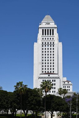 LOS ANGELES, CALIFORNIA - 19 Mayıs 2025 Los Angeles Belediye Binası LAPD Genel Merkezi 'nin düzenlemelerinden görüldü..