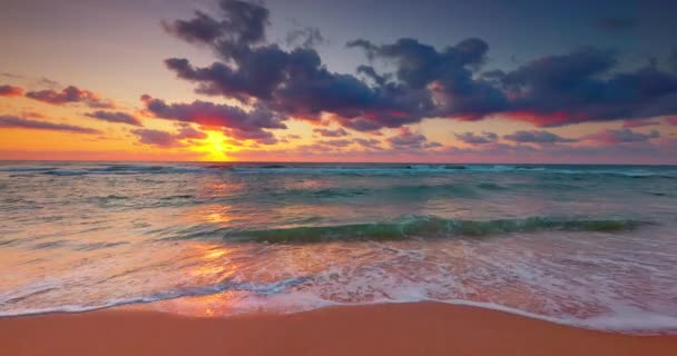 Tropik Sahilde Güzel Bir Sabah Okyanus Deniz Gün Doğumu Manzaralı — Stok video