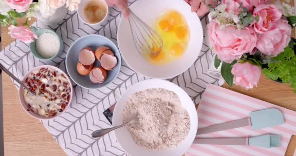 Baker Confectioner Combine Ingredients Sweet Gluten Free Cake Eggs Flour — Wideo stockowe