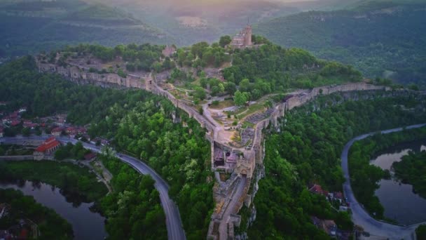 Aerial Sunrise View Tsarevets Fortress Veliko Tarnovo City Beautiful Summer — стокове відео