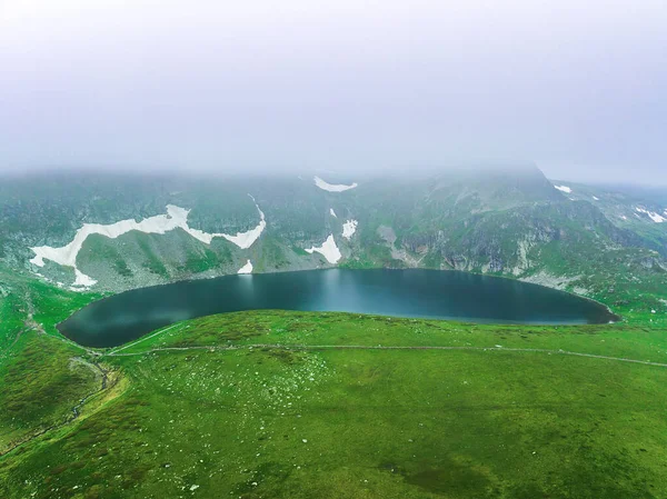 保加利亚山脉 远足和旅游性质的七座里拉湖和瀑布的空中全景 — 图库照片